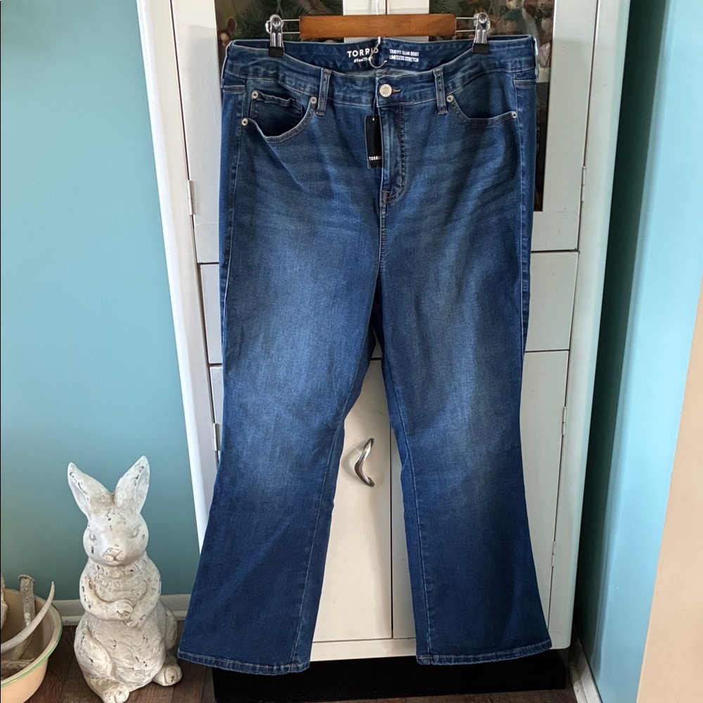 Torrid Women's Blue Jeans sz 16-20 Trio Fit Slim Boot nwt